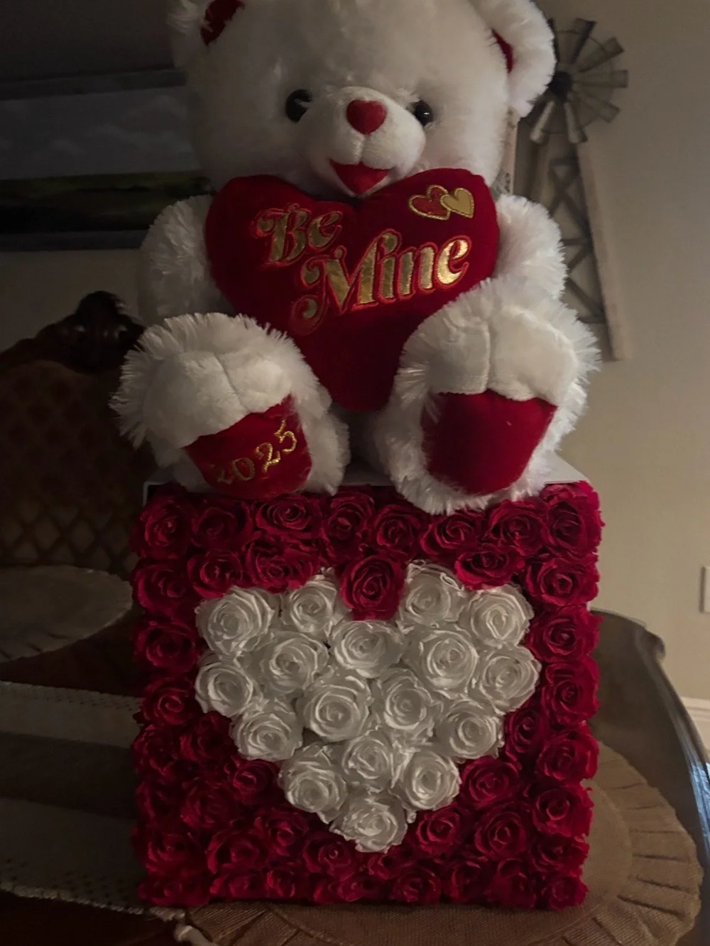 Venus Et Fleur ~White & Red 'Be Mine' Bear with Red and White Rose Box Accent